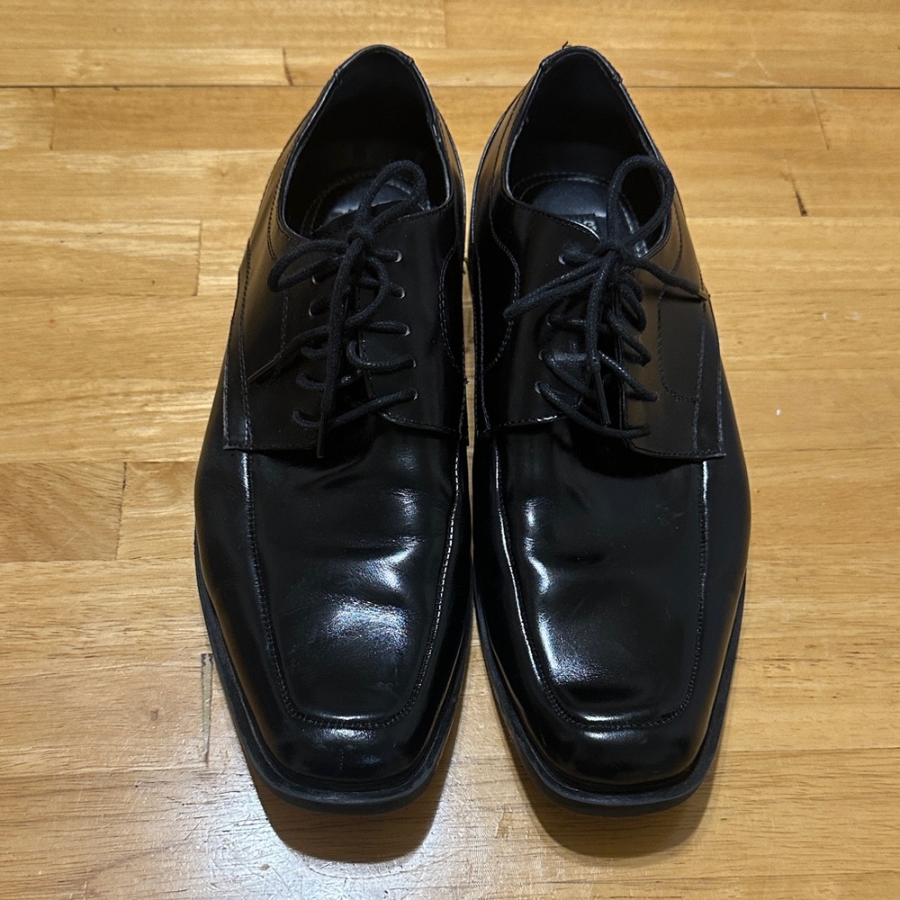 Stacy Adams Sleek Black Leather Derbys